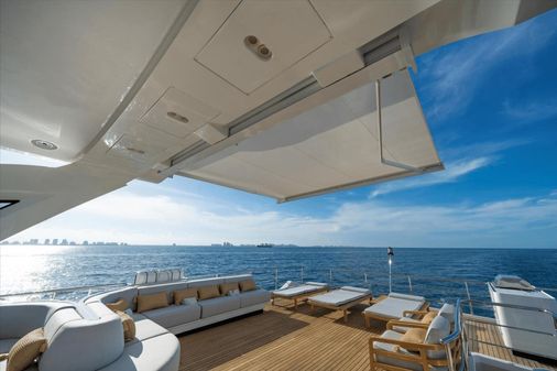 Azimut Grande 32 Metri image