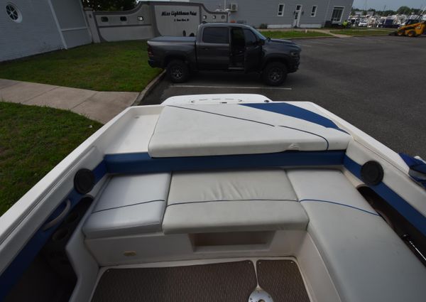 Bayliner 225 image