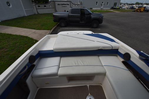 Bayliner 225 image