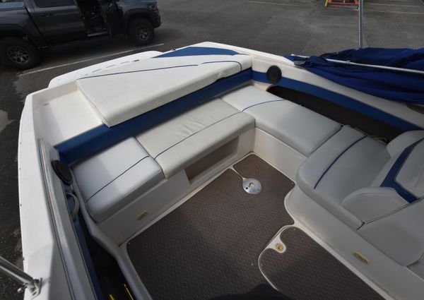 Bayliner 225 image