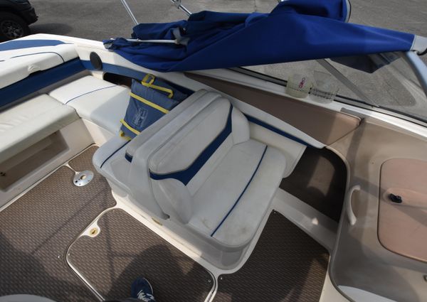 Bayliner 225 image