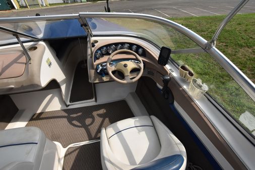 Bayliner 225 image