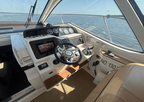 Sea Ray 350 Sundancer Coupe image