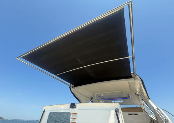Sea Ray 350 Sundancer Coupe image