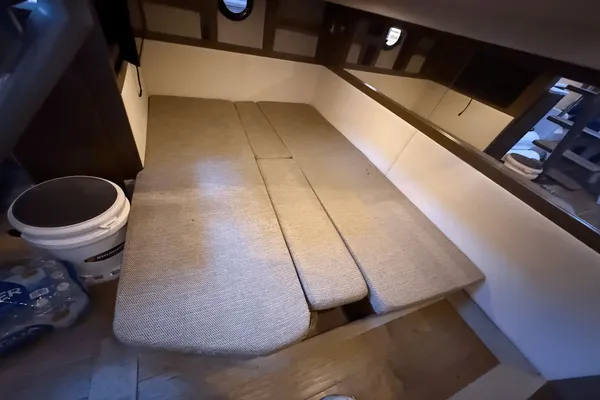 Sea Ray Sundancer 350 Coupe image