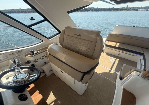 Sea Ray 350 Sundancer Coupe image