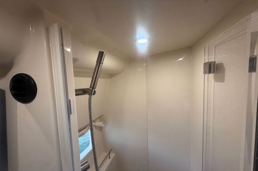 Sea Ray 350 Sundancer Coupe image