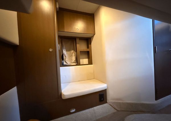 Sea Ray 350 Sundancer Coupe image