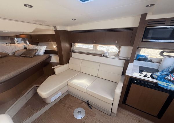 Sea Ray 350 Sundancer Coupe image