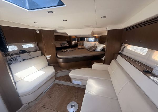 Sea Ray 350 Sundancer Coupe image