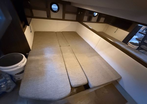 Sea Ray 350 Sundancer Coupe image