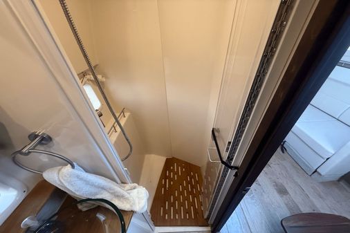 Sea Ray 350 Sundancer Coupe image