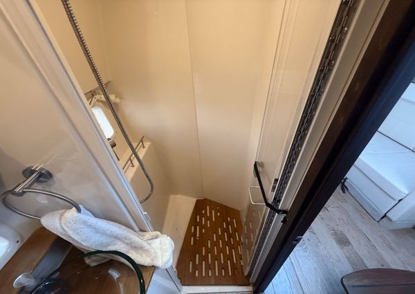 Sea Ray 350 Sundancer Coupe image