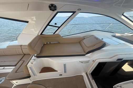 Sea Ray 350 Sundancer Coupe image