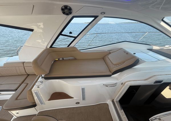 Sea Ray 350 Sundancer Coupe image
