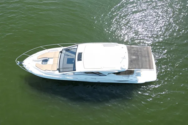 Sea Ray Sundancer 350 Coupe image