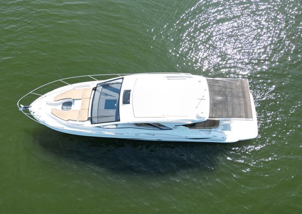 Sea Ray 350 Sundancer Coupe image