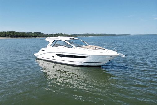 Sea Ray 350 Sundancer Coupe image