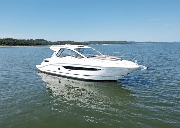 Sea Ray 350 Sundancer Coupe image
