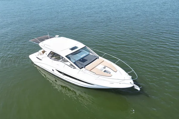 Sea Ray Sundancer 350 Coupe image