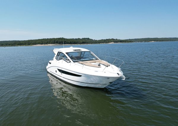 Sea Ray 350 Sundancer Coupe image