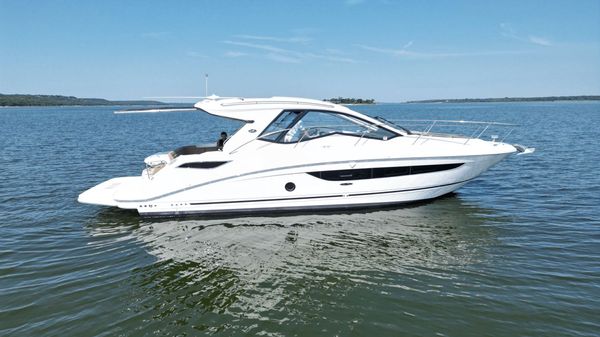 Sea Ray 350 Sundancer Coupe 