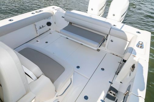 Boston-whaler 330-OUTRAGE image