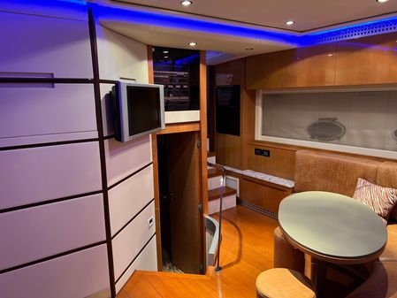 Pershing 62' image