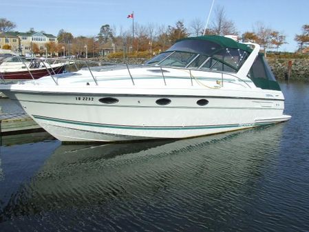 Doral 300 MC Express Cruiser image