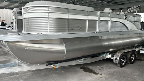 Bennington 22 SR 