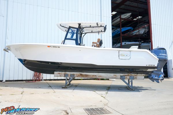 Sea Hunt Gamefish 30 with Coffin Box - main image