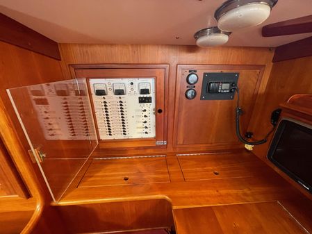 Hinckley Sou'wester 42 image