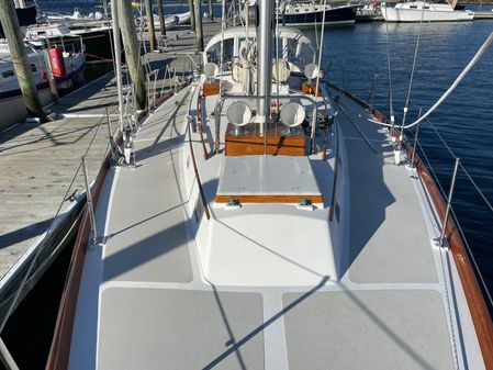 Hinckley Sou'wester 42 image