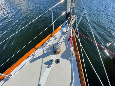 Hinckley Sou'wester 42 image