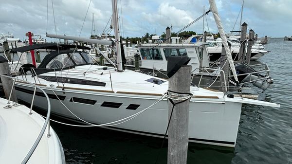 Jeanneau 349