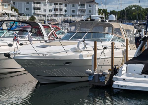 Rinker 330 Fiesta Vee image