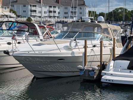 Rinker 330 Fiesta Vee image