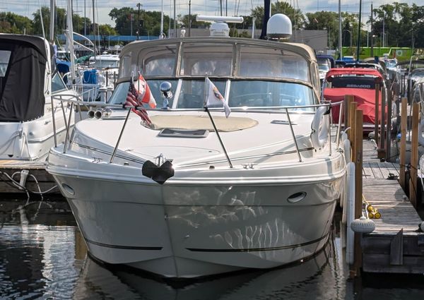 Rinker 330 Fiesta Vee image