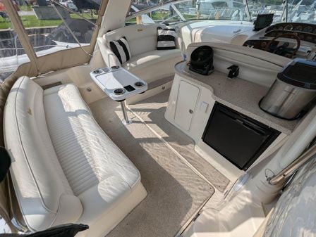 Rinker 330 Fiesta Vee image