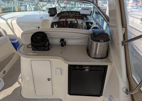 Rinker 330 Fiesta Vee image