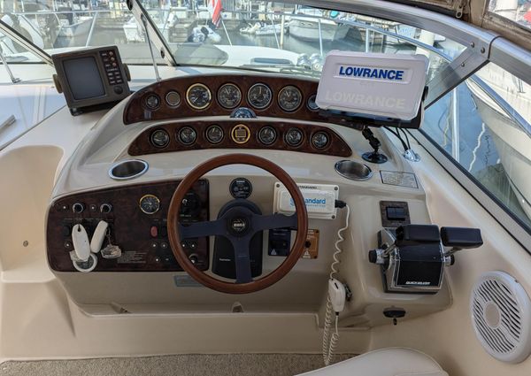 Rinker 330 Fiesta Vee image