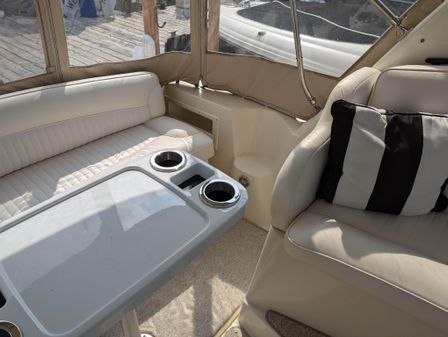 Rinker 330 Fiesta Vee image