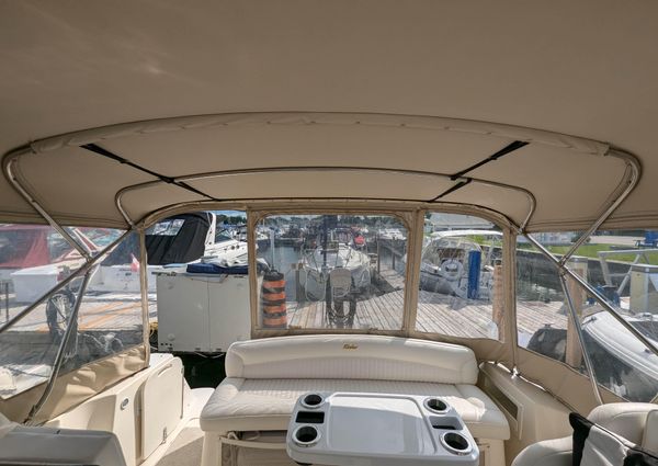 Rinker 330 Fiesta Vee image