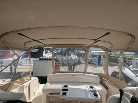 Rinker 330 Fiesta Vee image