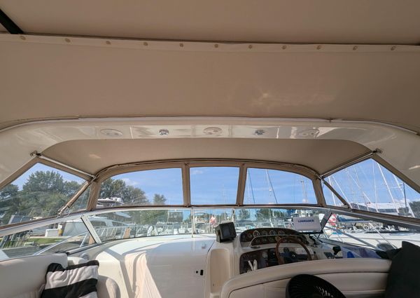 Rinker 330 Fiesta Vee image