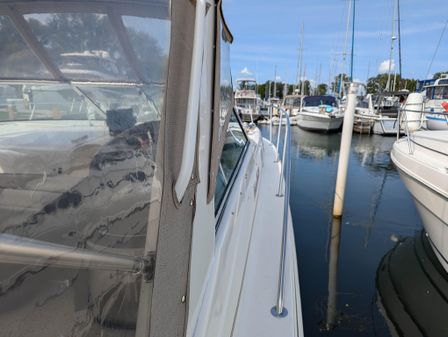 Rinker 330 Fiesta Vee image