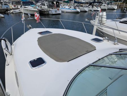 Rinker 330 Fiesta Vee image