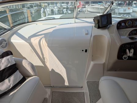 Rinker 330 Fiesta Vee image