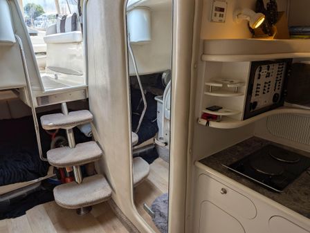 Rinker 330 Fiesta Vee image