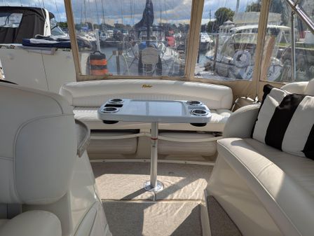 Rinker 330 Fiesta Vee image